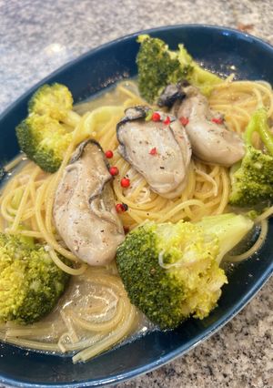 牡蠣コンフィの残り汁で！絶品オイルパスタ-レシピのメイン写真