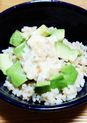 紀州金山寺味噌タルタルのアボカド丼-レシピのメイン写真