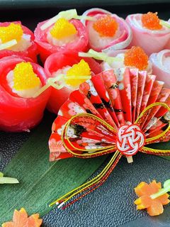【まぐろ・ぶり】紅白くるくる寿司-レシピのメイン写真