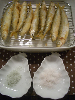 (桜)塩で頂く~わかさぎの唐揚げ-レシピのメイン写真