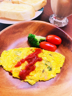 セロリの葉とベーコンのオムレツ(玉子焼)-レシピのメイン写真