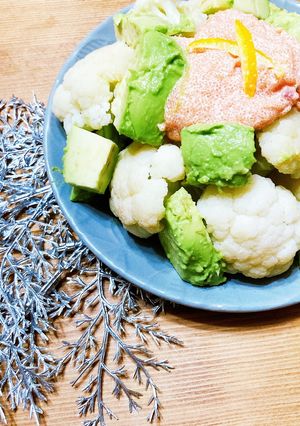 簡単！カリフラワー×アボカドの前菜-レシピのメイン写真