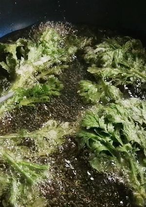 春菊の唐揚げ・ずっとサクサク、パリパリ!-レシピのメイン写真
