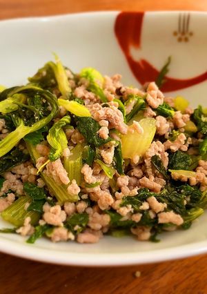 セロリの葉とひき肉の簡単エスニック炒め-レシピのメイン写真