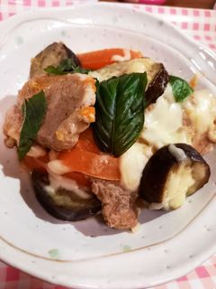 簡単♪︎豚ヒレ肉とナスのトマトチーズ焼き-レシピのメイン写真