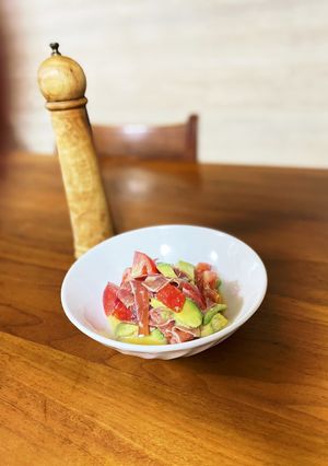 生ハムとアボカドトマトのサラダ-レシピのメイン写真