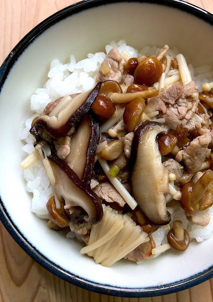 なめこのとろみがgood！3種きのこ丼-レシピのメイン写真