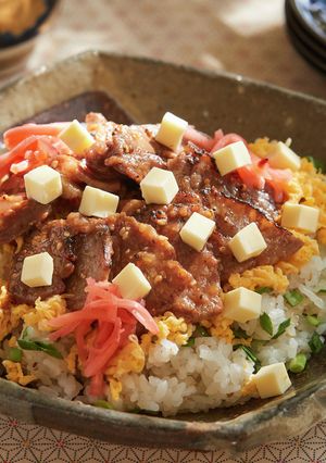 焼き肉ニラ玉チーズちらし-レシピのメイン写真