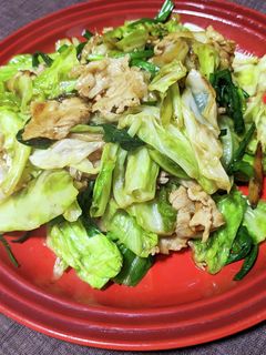 キャベツと豚バラ肉とにらの炒め物-レシピのメイン写真