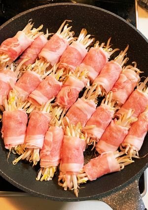 もやしと豚肉クルクル焼き-レシピのメイン写真