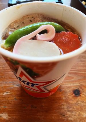 カップ麺にトッピング-レシピのメイン写真
