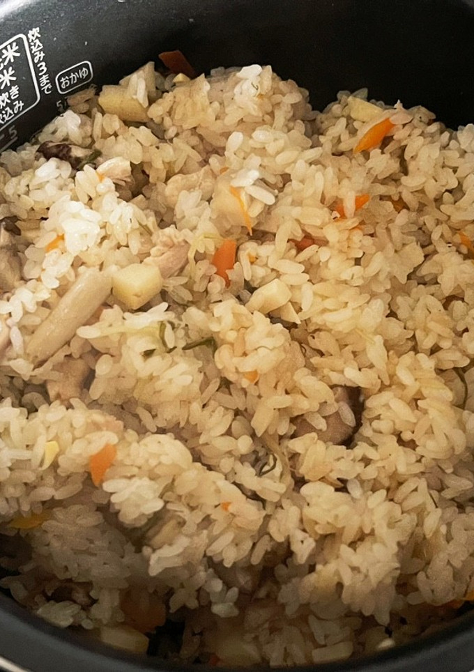 炊飯器におまかせ 鶏の炊き込みご飯-レシピのメイン写真