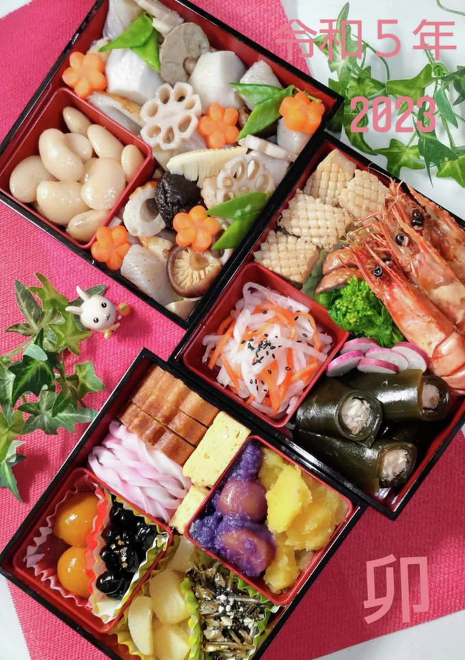 我が家のお節料理は三段重で基本の料理です-レシピのメイン写真