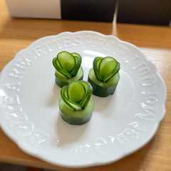 A picture of キュウリ門松⭐︎飾り切り.