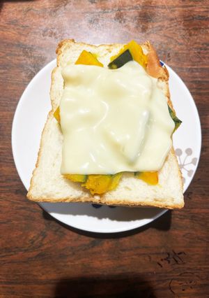 塩バター南瓜でモッツァレラトースト-レシピのメイン写真