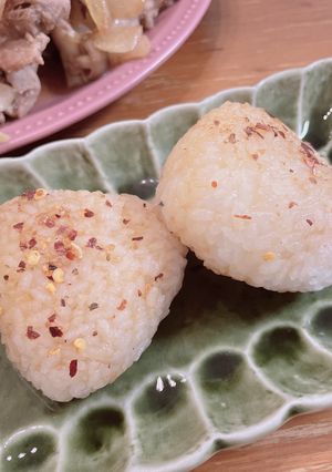 カルディ★麻辣ペッパーで焼きおにぎり-レシピのメイン写真