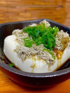 冷奴★とろろ昆布と麺つゆの相性good★-レシピのメイン写真