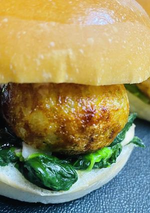 ②ファミマ商品で・たこ焼きバーガー-レシピのメイン写真