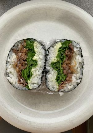 わさび菜と牛肉しぐれ煮のおにぎらず-レシピのメイン写真