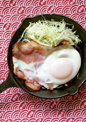 スキレットdeベーコンエッグ♪-レシピのメイン写真