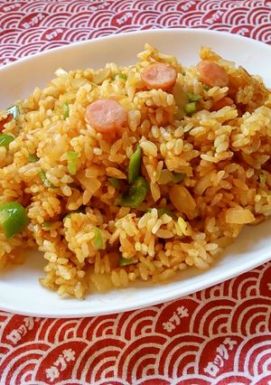 カレーパウダーで簡単に！カレーチャーハン-レシピのメイン写真
