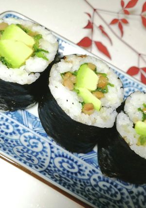 巻きすいらずの中巻ハーフアボカド納豆巻-レシピのメイン写真
