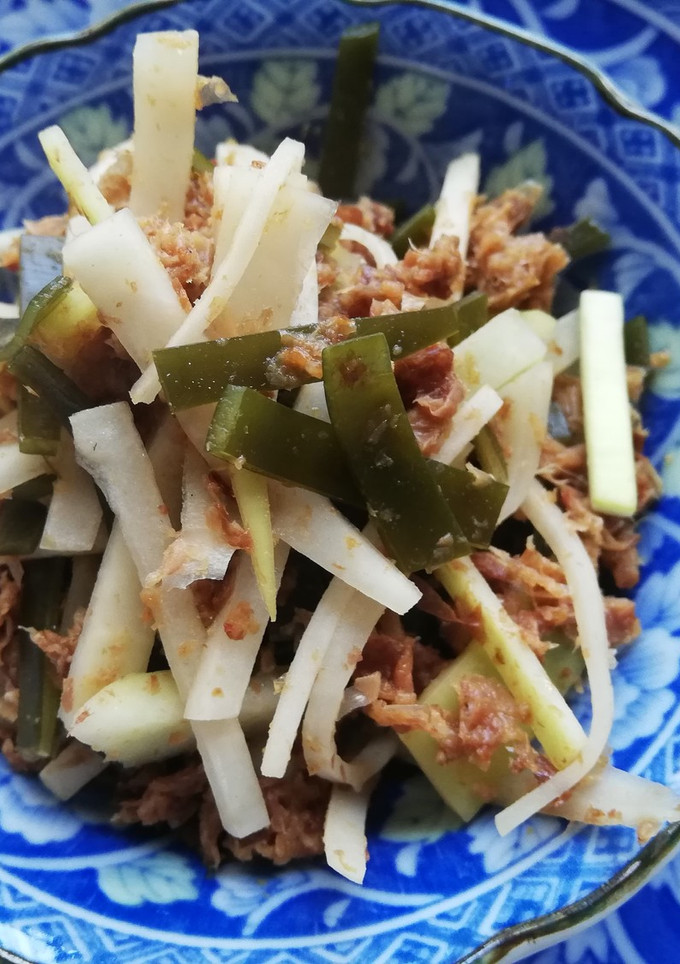 大根の皮と出し殻の梅肉炒め-レシピのメイン写真
