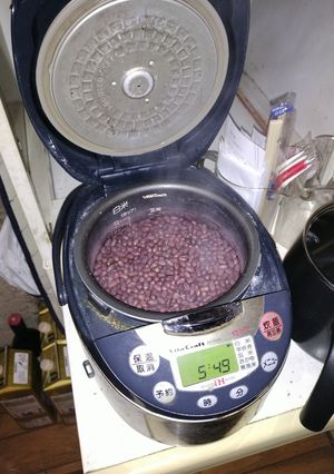 あえて手間暇かけてつくる小豆の煮物-レシピのメイン写真