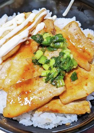 辛いラーメンのスープの素でピリ辛焼肉-レシピのメイン写真