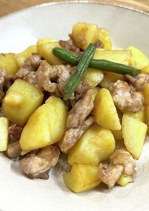 豚こま肉とジャガイモのバター醤油炒め-レシピのメイン写真