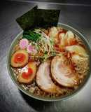 背脂醤油のホロホロ叉焼らーメン@≧↺≦@