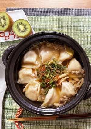 簡単！冷凍餃子のあっさり餃子鍋（水餃子）-レシピのメイン写真
