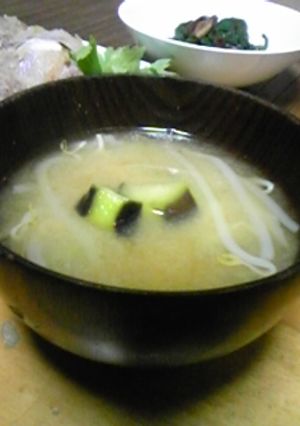茄子ともやしのお味噌汁-レシピのメイン写真