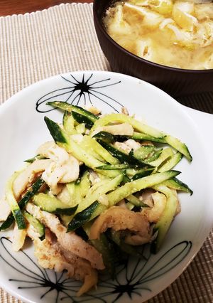 鶏皮とキュウリのごまポン和え…みそ汁も♪-レシピのメイン写真