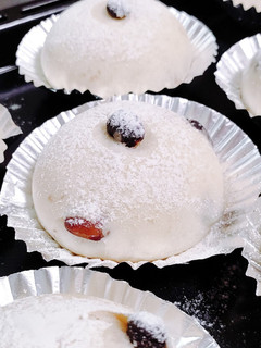 豆大福みたい☆黒豆あんぱん-レシピのメイン写真