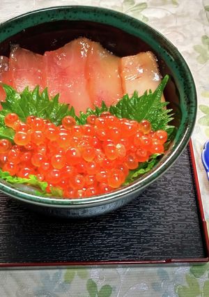 いくらとビンチョウマグロの海鮮他人丼-レシピのメイン写真