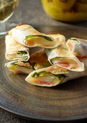 お餅と生ハムとチーズの春巻き-レシピのメイン写真