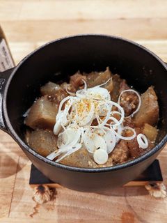 ストウブ12cmで牛スジと大根の煮込み-レシピのメイン写真