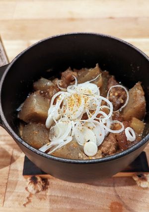 ストウブ12cmで牛スジと大根の煮込み-レシピのメイン写真
