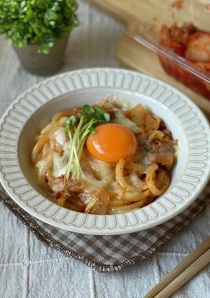 ほぼ5分で簡単！冷凍うどんのキムチーズ-レシピのメイン写真