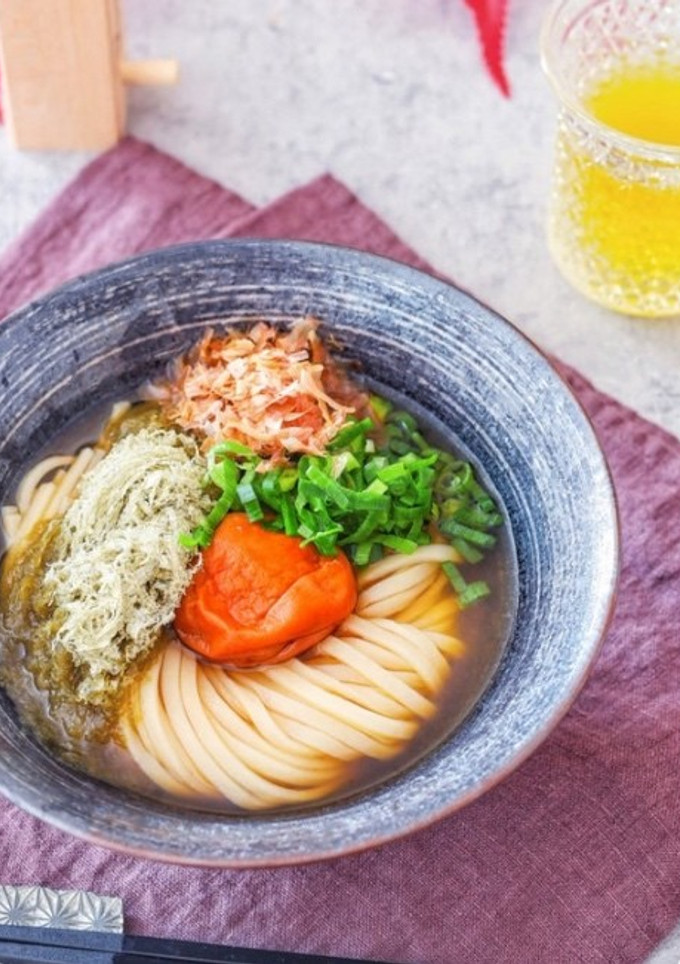 3分半！とろろ昆布と梅干しのおうどん-レシピのメイン写真