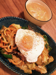 ワンパンレバーの甘辛焼きうどん-レシピのメイン写真