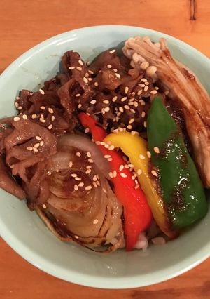 すぐできる冷蔵庫にあるもの野菜で焼き肉丼-レシピのメイン写真