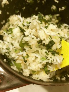 出汁炊きご飯〜大根葉・ワカメ・しらす-レシピのメイン写真