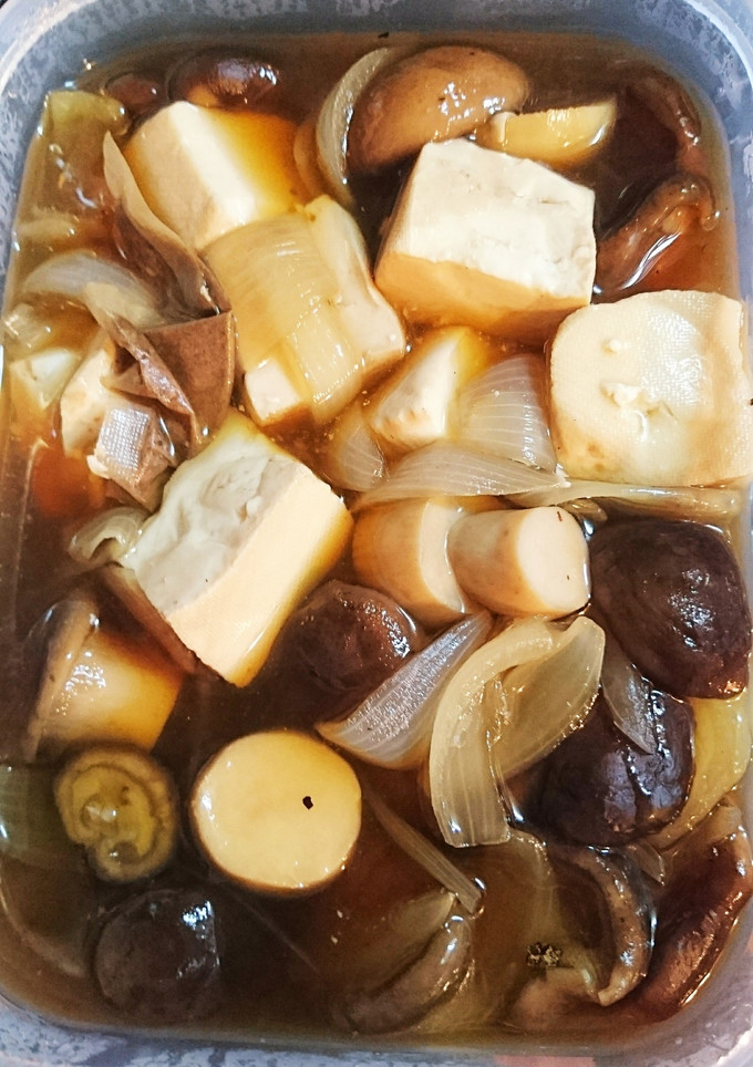 うちの定番煮物！茸と豆腐、玉ねぎです-レシピのメイン写真