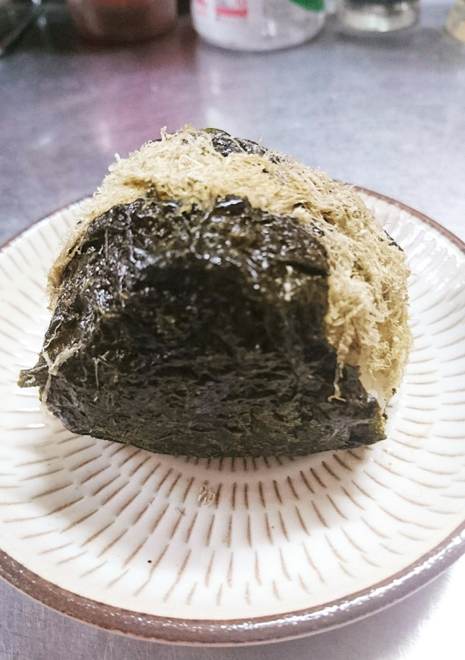 とろろ昆布のおにぎり〜-レシピのメイン写真