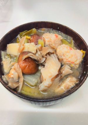 きのこと肉団子の味噌バター汁-レシピのメイン写真
