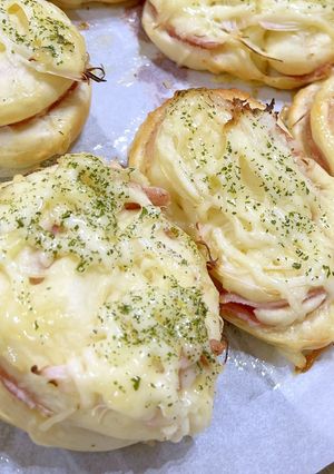 惣菜パンの王道 ベーコンマヨオニオンパン-レシピのメイン写真