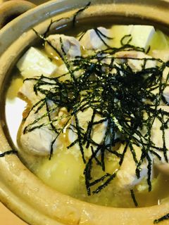 鍋の素でシンプルお鍋●鶏肉と豆腐のお鍋-レシピのメイン写真
