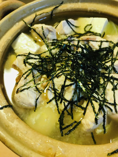 鍋の素でシンプルお鍋●鶏肉と豆腐のお鍋-レシピのメイン写真